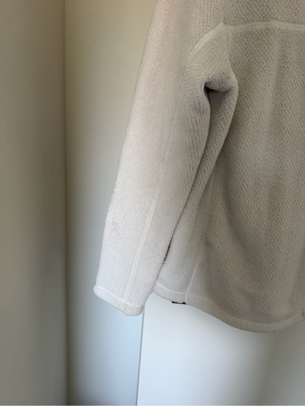 Patagonia Cream and Tan Fleece Snap Pullover - Picture 6 of 6